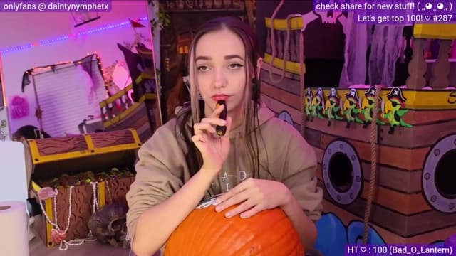 Gallery image thumbnail from Nym_x's myfreecams stream on, 10/25/2023, 02:56 image 11 of 20