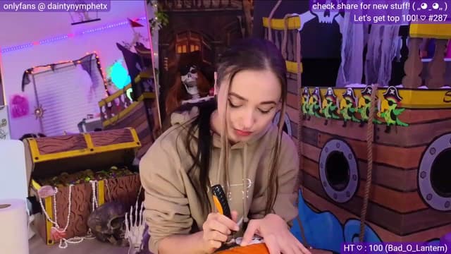 Gallery image thumbnail from Nym_x's myfreecams stream on, 10/25/2023, 02:56 image 14 of 20
