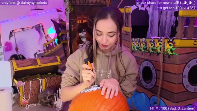 Gallery image thumbnail from Nym_x's myfreecams stream on, 10/25/2023, 02:56 image 10 of 20
