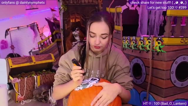 Gallery image thumbnail from Nym_x's myfreecams stream on, 10/25/2023, 02:56 image 8 of 20