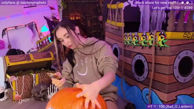 Gallery image thumbnail from Nym_x's myfreecams stream on, 10/25/2023, 02:56 image 5 of 20