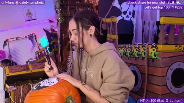Gallery image thumbnail from Nym_x's myfreecams stream on, 10/25/2023, 02:56 image 18 of 20