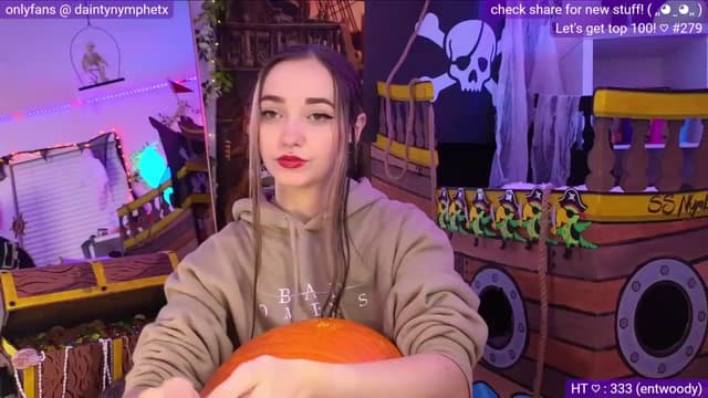 Gallery image thumbnail from Nym_x's myfreecams stream on, 10/25/2023, 05:56 image 4 of 20
