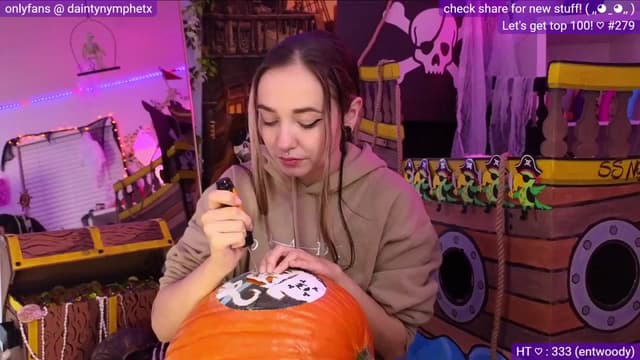 Gallery image thumbnail from Nym_x's myfreecams stream on, 10/25/2023, 05:56 image 1 of 20