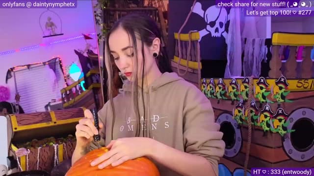 Gallery image thumbnail from Nym_x's myfreecams stream on, 10/25/2023, 05:56 image 10 of 20
