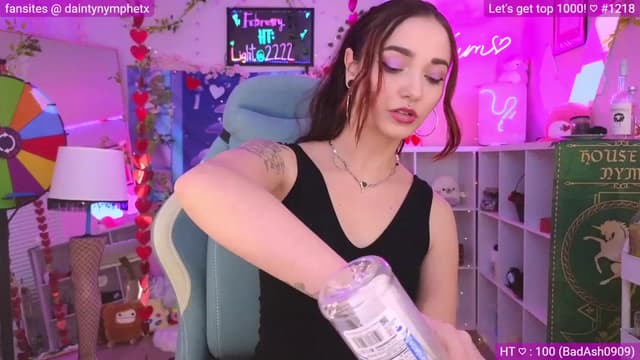 Gallery image thumbnail from Nym_x's myfreecams stream on, 02/19/2024, 04:21 image 13 of 20
