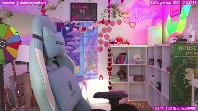 Gallery image thumbnail from Nym_x's myfreecams stream on, 02/19/2024, 04:21 image 12 of 20