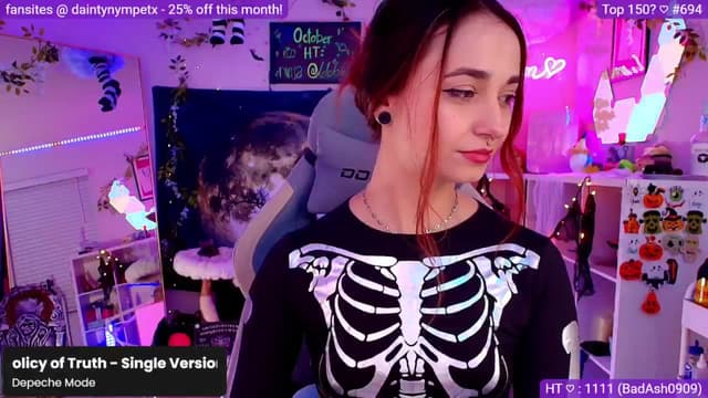 Gallery image thumbnail from Nym_x's myfreecams stream on, 10/30/2024, 05:23 image 13 of 20