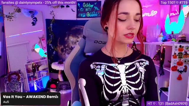 Gallery image thumbnail from Nym_x's myfreecams stream on, 10/30/2024, 05:23 image 10 of 20