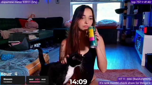 Gallery image thumbnail from Nym_x's myfreecams stream on, 07/20/2025, 24:08 image 16 of 20