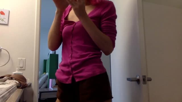 Gallery image thumbnail from Omilk's myfreecams stream on, 02/18/2025, 19:13 image 12 of 20
