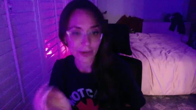 Gallery image thumbnail from P0SIE's myfreecams stream on, 04/06/2025, 04:27 image 18 of 20