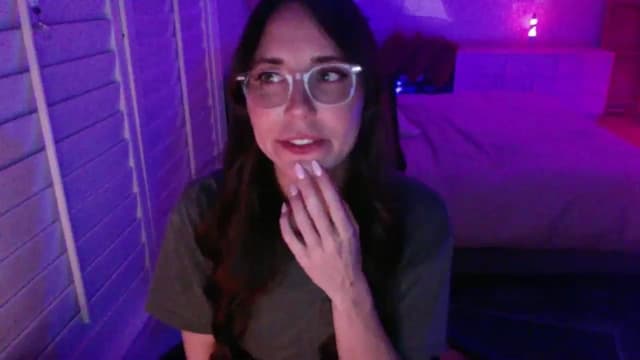 Gallery image thumbnail from P0SIE's myfreecams stream on, 04/13/2025, 03:41 image 9 of 20