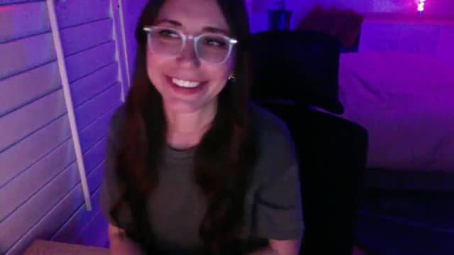 Gallery image thumbnail from P0SIE's myfreecams stream on, 04/13/2025, 04:31 image 17 of 20