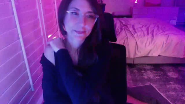 Gallery image thumbnail from P0SIE's myfreecams stream on, 05/04/2025, 08:24 image 19 of 20