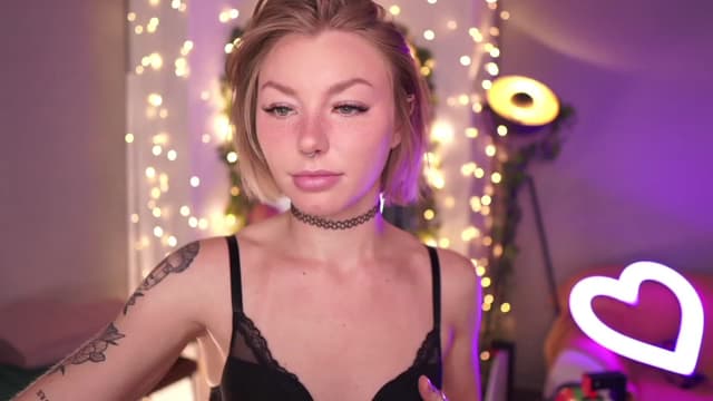 Gallery image thumbnail from Paige's myfreecams stream on, 02/17/2023, 03:50 image 1 of 20