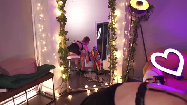 Gallery image thumbnail from Paige's myfreecams stream on, 02/17/2023, 03:50 image 4 of 20