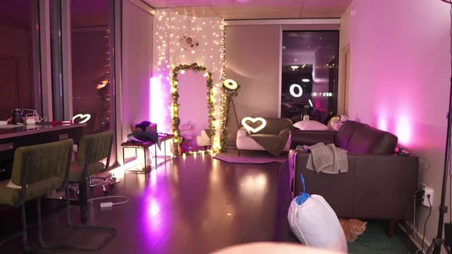 Gallery image thumbnail from Paige's myfreecams stream on, 03/01/2023, 08:14 image 14 of 20