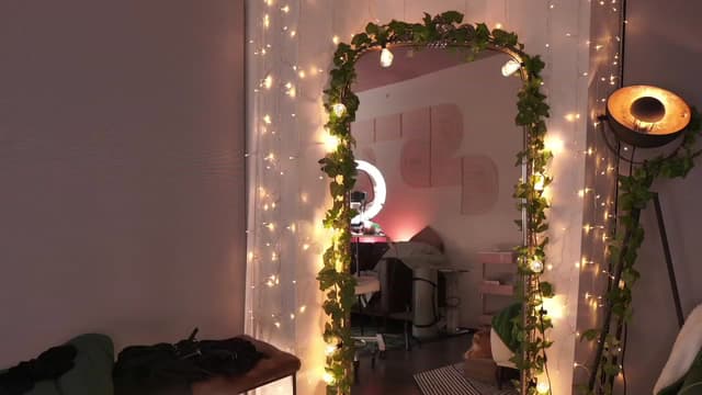 Gallery image thumbnail from Paige's myfreecams stream on, 04/02/2023, 03:27 image 1 of 20