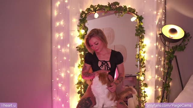 Gallery image thumbnail from Paige's myfreecams stream on, 04/15/2023, 05:35 image 2 of 20