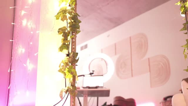 Gallery image thumbnail from Paige's myfreecams stream on, 04/16/2023, 05:03 image 10 of 20