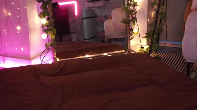 Gallery image thumbnail from Paige's myfreecams stream on, 04/30/2023, 03:44 image 3 of 20