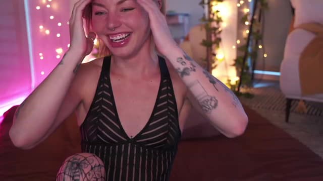 Gallery image thumbnail from Paige's myfreecams stream on, 05/01/2023, 02:17 image 10 of 20
