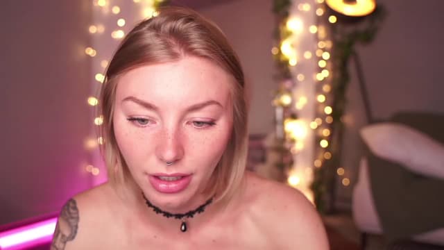 Gallery image thumbnail from Paige's myfreecams stream on, 05/06/2023, 03:02 image 17 of 20