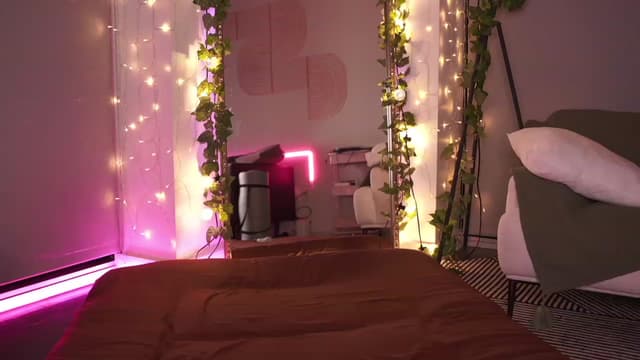 Gallery image thumbnail from Paige's myfreecams stream on, 05/06/2023, 03:41 image 19 of 20