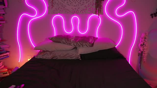 Gallery image thumbnail from Paige's myfreecams stream on, 06/25/2023, 04:30 image 14 of 20