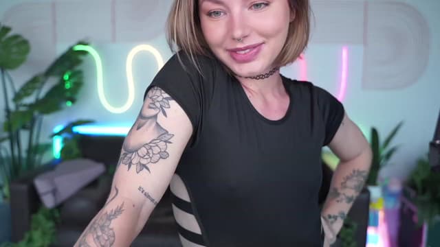 Gallery image thumbnail from Paige's myfreecams stream on, 07/28/2023, 02:36 image 1 of 20