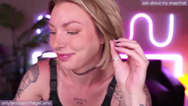 Gallery image thumbnail from Paige's myfreecams stream on, 08/20/2023, 05:06 image 1 of 20