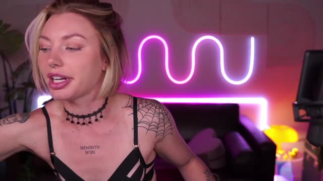 Gallery image thumbnail from Paige's myfreecams stream on, 08/21/2023, 04:40 image 1 of 20