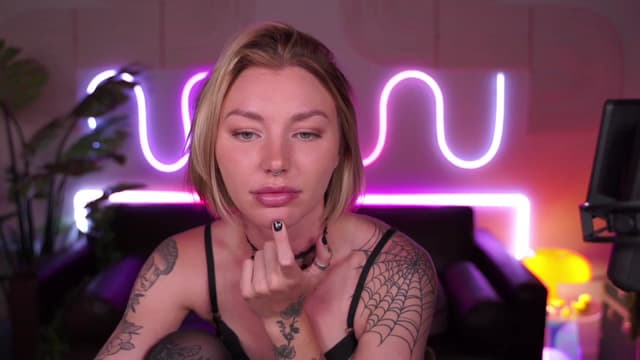 Gallery image thumbnail from Paige's myfreecams stream on, 08/21/2023, 04:40 image 4 of 20
