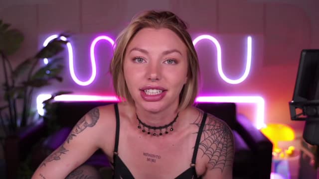 Gallery image thumbnail from Paige's myfreecams stream on, 08/21/2023, 04:40 image 6 of 20