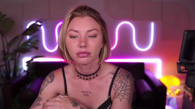 Gallery image thumbnail from Paige's myfreecams stream on, 08/21/2023, 04:40 image 3 of 20
