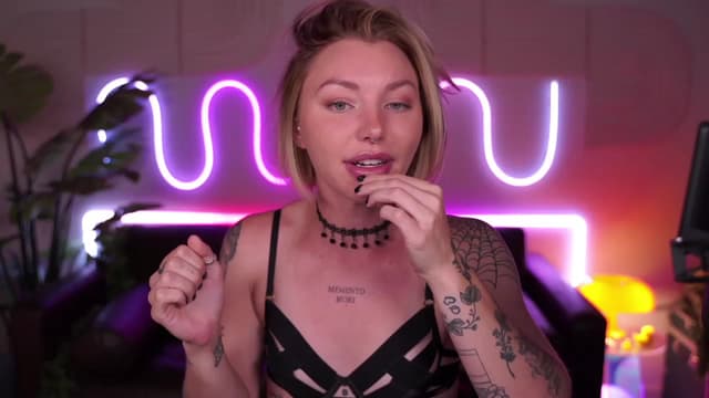 Gallery image thumbnail from Paige's myfreecams stream on, 08/21/2023, 04:40 image 14 of 20