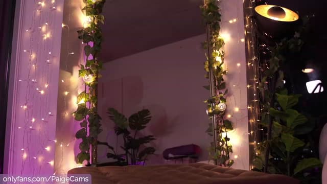 Gallery image thumbnail from Paige's myfreecams stream on, 08/29/2023, 05:08 image 16 of 20