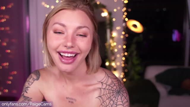 Gallery image thumbnail from Paige's myfreecams stream on, 09/19/2023, 07:22 image 3 of 20