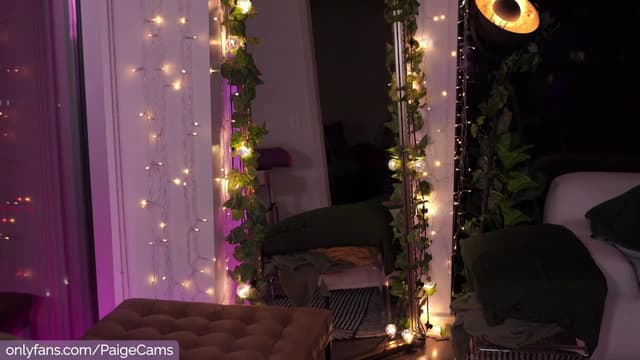Gallery image thumbnail from Paige's myfreecams stream on, 09/19/2023, 07:22 image 11 of 20