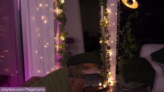 Gallery image thumbnail from Paige's myfreecams stream on, 09/19/2023, 07:22 image 13 of 20