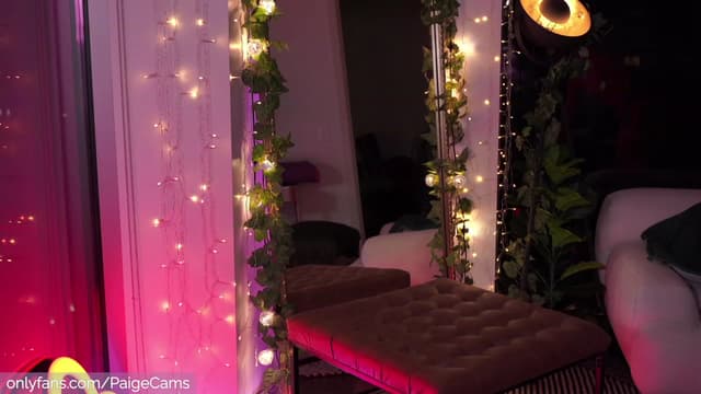 Gallery image thumbnail from Paige's myfreecams stream on, 09/19/2023, 07:22 image 16 of 20