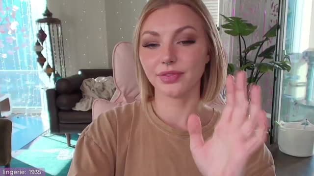 Gallery image thumbnail from Paige's myfreecams stream on, 09/25/2024, 23:36 image 17 of 20