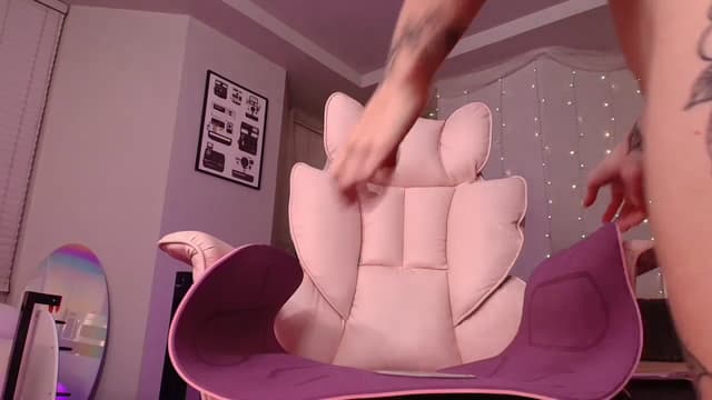 Gallery image thumbnail from Paige's myfreecams stream on, 10/06/2024, 02:47 image 10 of 20