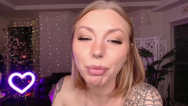 Gallery image thumbnail from Paige's myfreecams stream on, 10/06/2024, 04:14 image 1 of 20