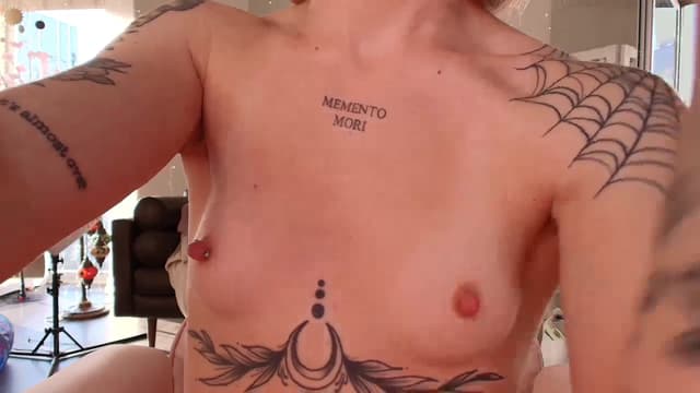 Gallery image thumbnail from Paige's myfreecams stream on, 10/06/2024, 23:56 image 16 of 20