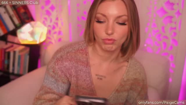 Gallery image thumbnail from Paige's myfreecams stream on, 11/23/2024, 06:13 image 16 of 20
