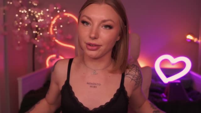 Gallery image thumbnail from Paige's myfreecams stream on, 12/07/2024, 06:15 image 2 of 20