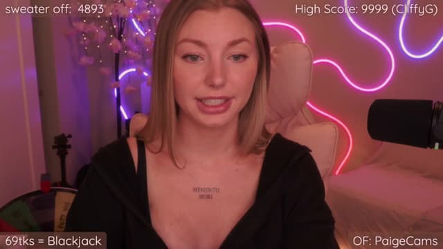 Gallery image thumbnail from Paige's myfreecams stream on, 08/03/2025, 23:14 image 9 of 20