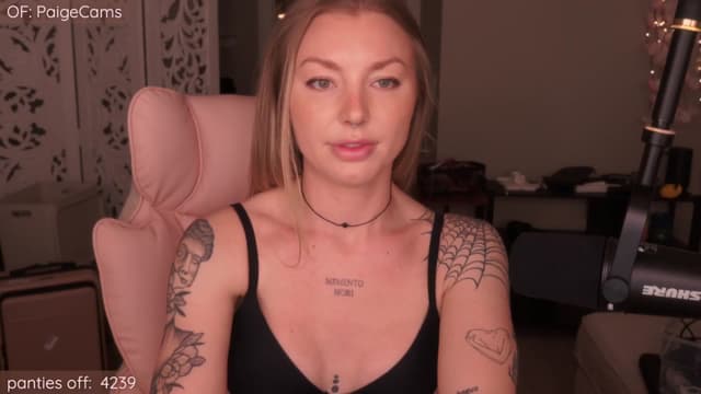 Gallery image thumbnail from Paige's myfreecams stream on, 10/20/2025, 03:56 image 3 of 20